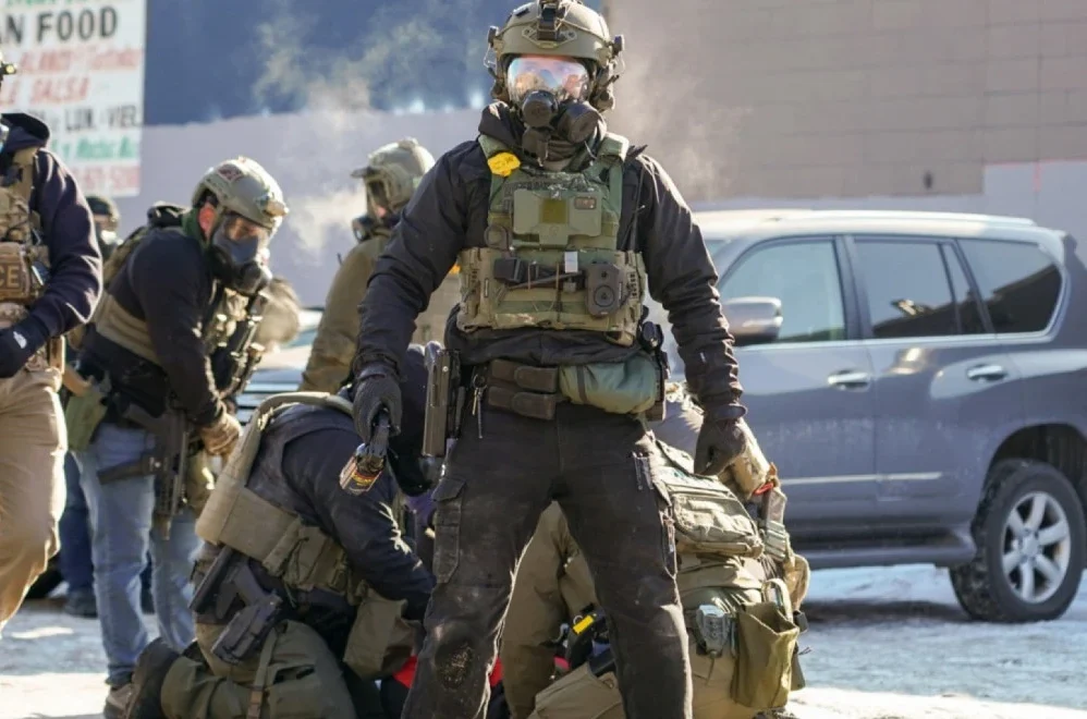 ICE agents
