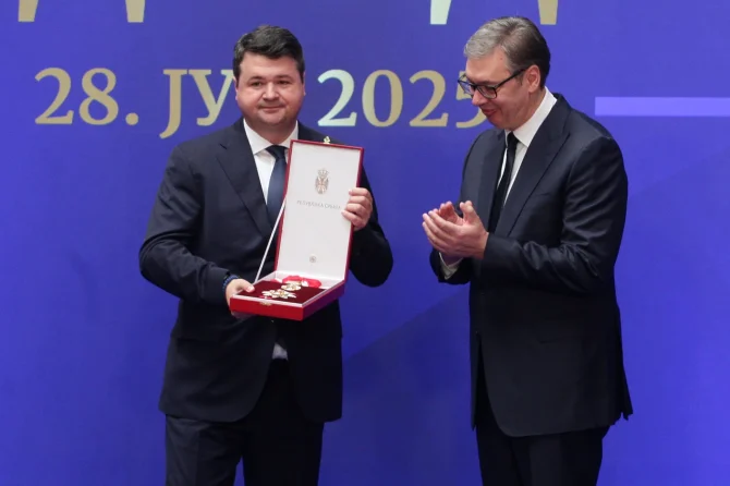Petrov i Vucic